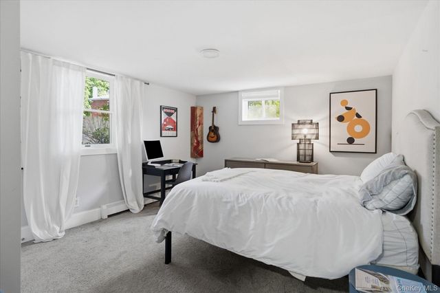 1A Gerald Lane, Hampton Bays, NY 11946