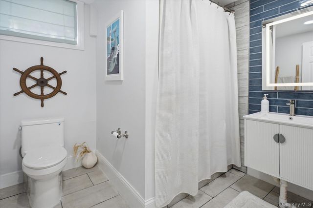 1A Gerald Lane, Hampton Bays, NY 11946