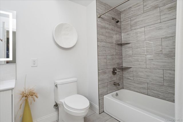 1A Gerald Lane, Hampton Bays, NY 11946