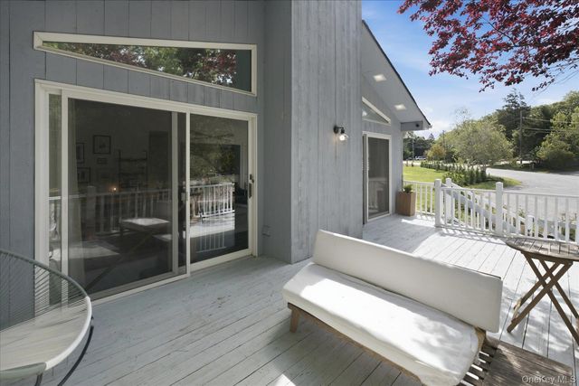 1A Gerald Lane, Hampton Bays, NY 11946