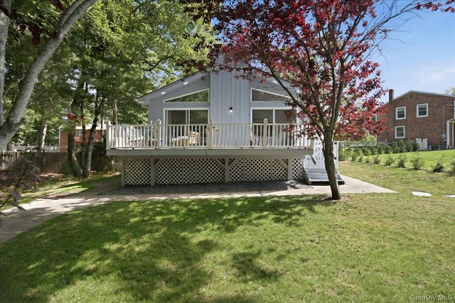 1A Gerald Lane, Hampton Bays, NY 11946