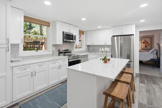 1A Gerald Lane, Hampton Bays, NY 11946