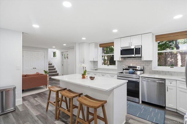 1A Gerald Lane, Hampton Bays, NY 11946