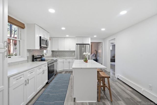 1A Gerald Lane, Hampton Bays, NY 11946