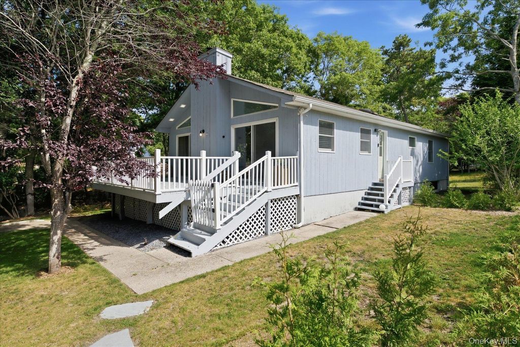 1A Gerald Lane, Hampton Bays, NY 11946
