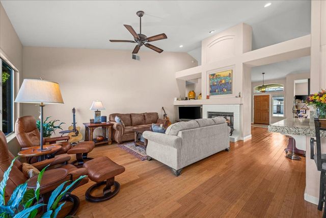 11931 Old Eureka Way, Gold River, CA 95670