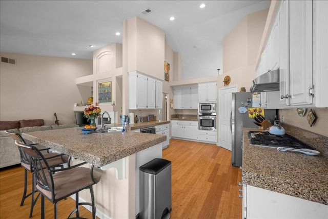 11931 Old Eureka Way, Gold River, CA 95670