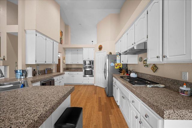 11931 Old Eureka Way, Gold River, CA 95670