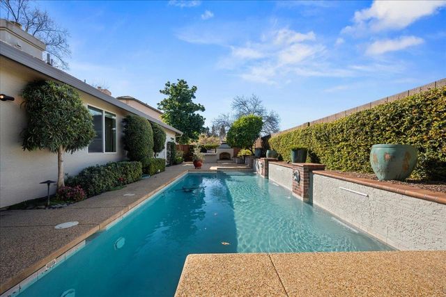 11931 Old Eureka Way, Gold River, CA 95670