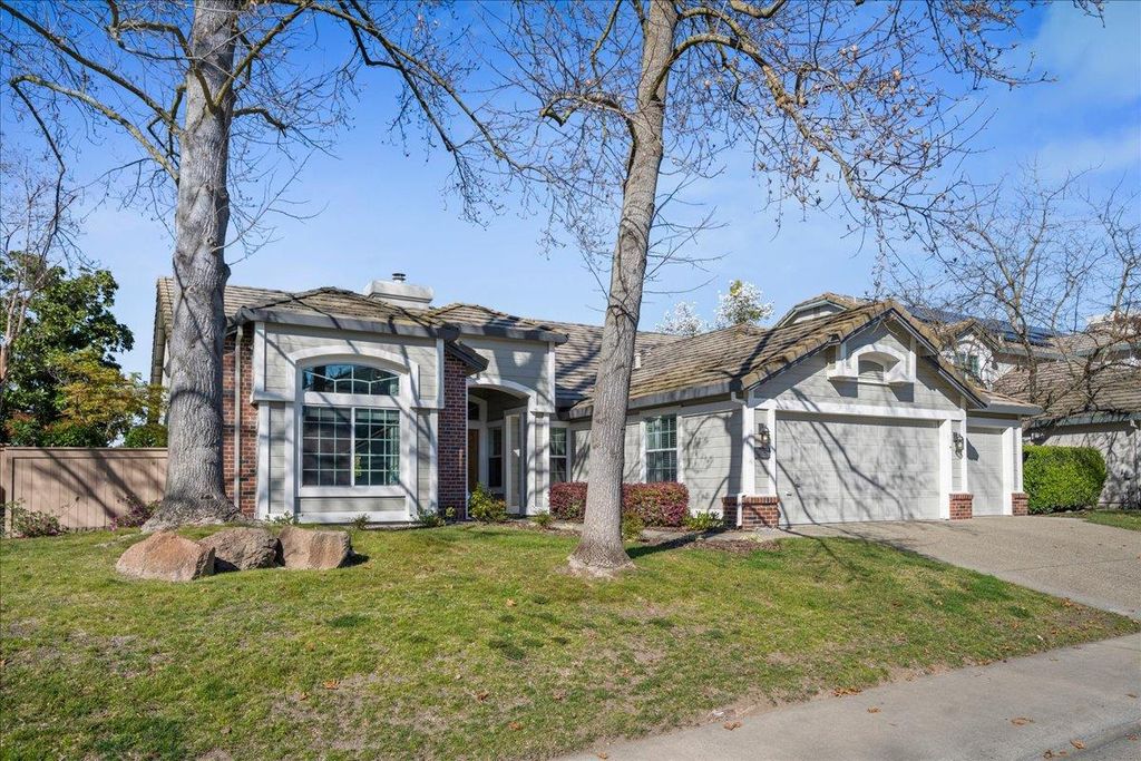 11931 Old Eureka Way, Gold River, CA 95670