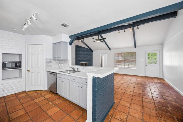 9006 Stone Brook Lane, Houston, TX 77040