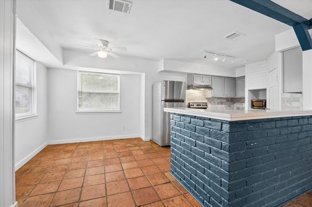 9006 Stone Brook Lane, Houston, TX 77040