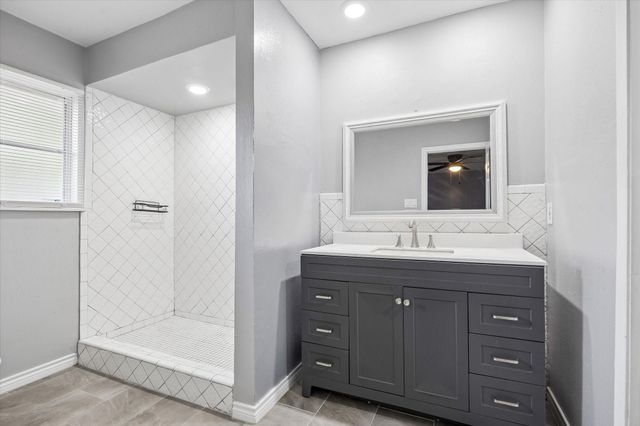 9006 Stone Brook Lane, Houston, TX 77040