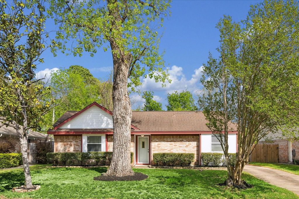 9006 Stone Brook Lane, Houston, TX 77040