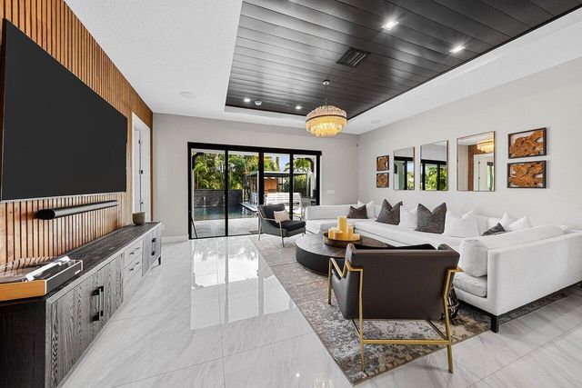 3019 Gin Berry Way, West Palm Beach, FL 33401