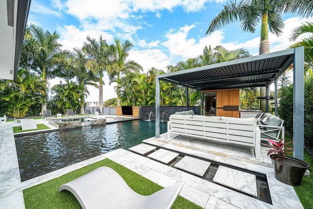 3019 Gin Berry Way, West Palm Beach, FL 33401