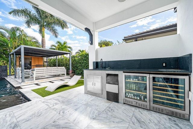 3019 Gin Berry Way, West Palm Beach, FL 33401