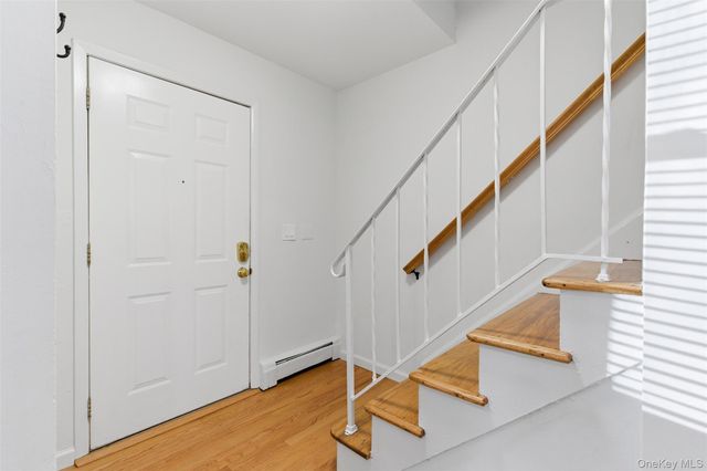 41 Potters Lane, Huntington, NY 11743