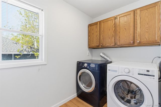 41 Potters Lane, Huntington, NY 11743