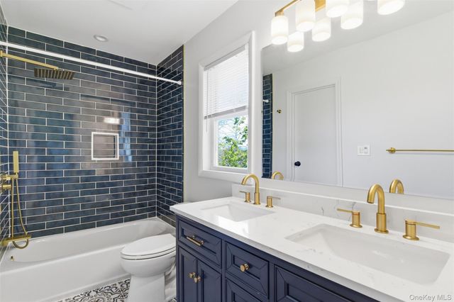 41 Potters Lane, Huntington, NY 11743