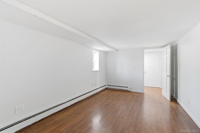 41 Potters Lane, Huntington, NY 11743