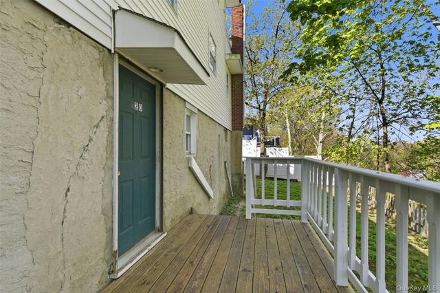 41 Potters Lane, Huntington, NY 11743