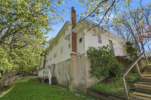 41 Potters Lane, Huntington, NY 11743