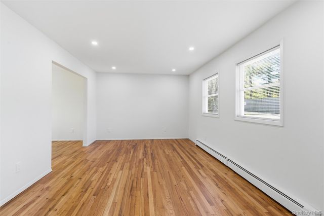 41 Potters Lane, Huntington, NY 11743