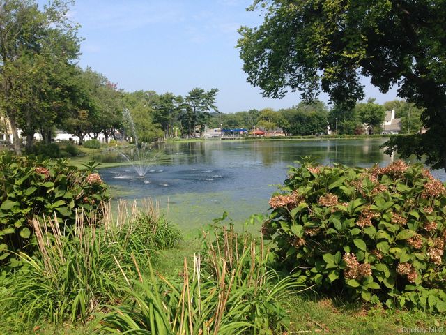 41 Potters Lane, Huntington, NY 11743