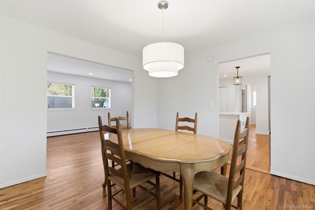 41 Potters Lane, Huntington, NY 11743