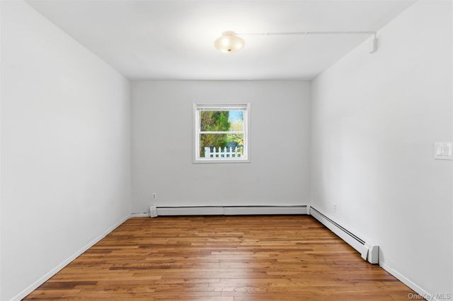 41 Potters Lane, Huntington, NY 11743