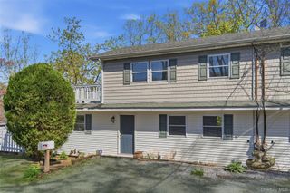 41 Potters Lane, Huntington, NY 11743