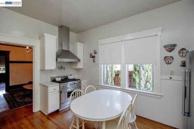 2056 Santa Clara Ave, Alameda, CA 94501