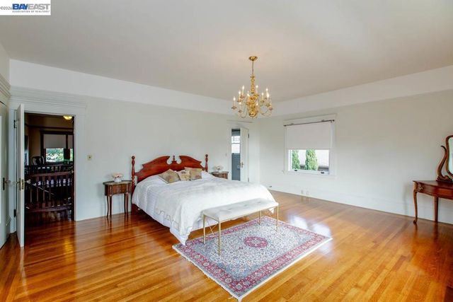 2056 Santa Clara Ave, Alameda, CA 94501