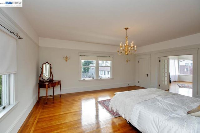 2056 Santa Clara Ave, Alameda, CA 94501