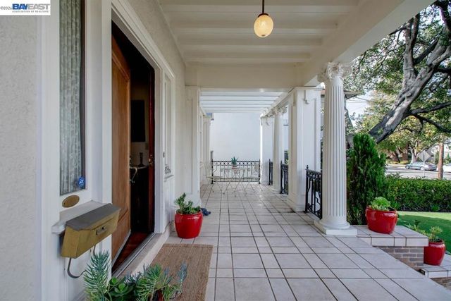 2056 Santa Clara Ave, Alameda, CA 94501