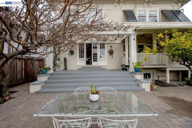 2056 Santa Clara Ave, Alameda, CA 94501