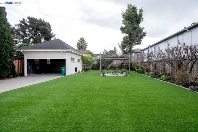 2056 Santa Clara Ave, Alameda, CA 94501