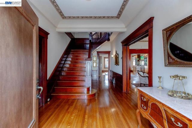 2056 Santa Clara Ave, Alameda, CA 94501