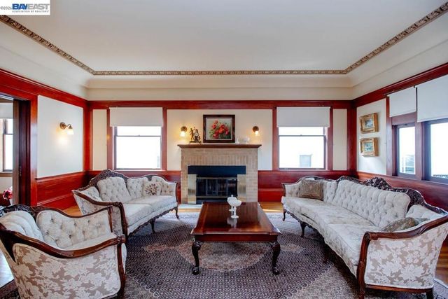 2056 Santa Clara Ave, Alameda, CA 94501