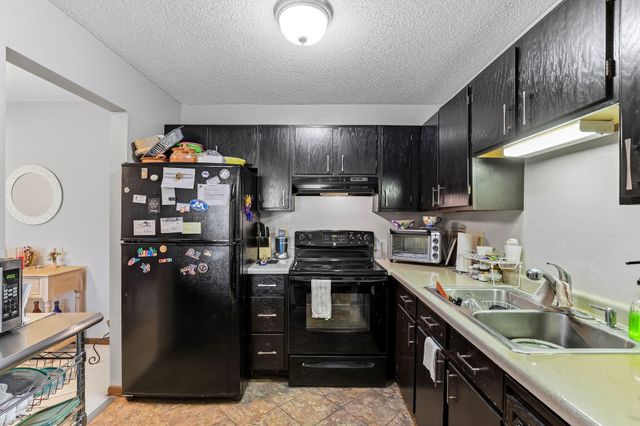 3850 Plymouth Boulevard 323, Plymouth, MN 55446