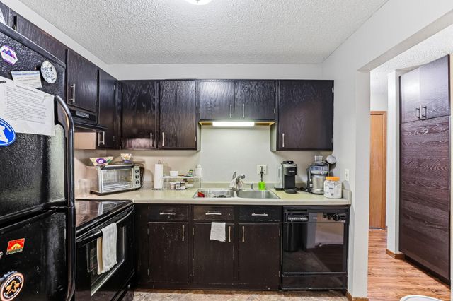 3850 Plymouth Boulevard 323, Plymouth, MN 55446