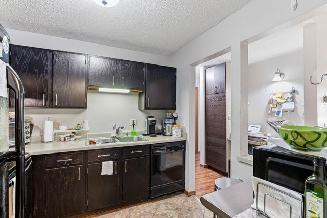 3850 Plymouth Boulevard 323, Plymouth, MN 55446