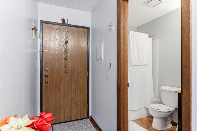 3850 Plymouth Boulevard 323, Plymouth, MN 55446