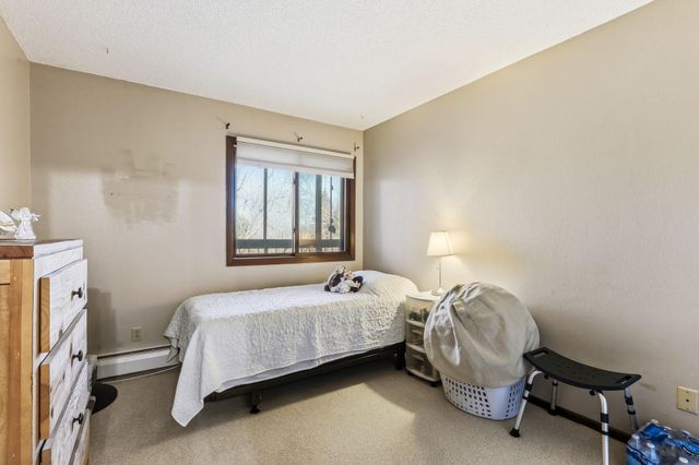 3850 Plymouth Boulevard 323, Plymouth, MN 55446