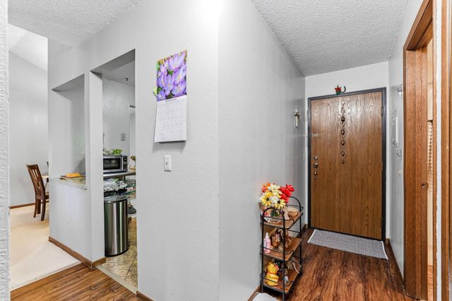 3850 Plymouth Boulevard 323, Plymouth, MN 55446