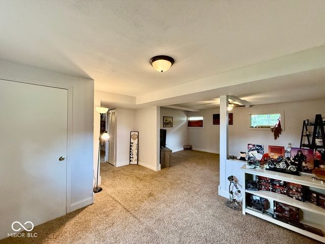 1564 W Sitting Bull Drive, Terre Haute, IN 47802