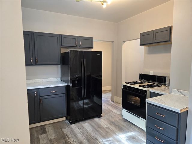 598 Cassius Avenue, Youngstown, OH 44505