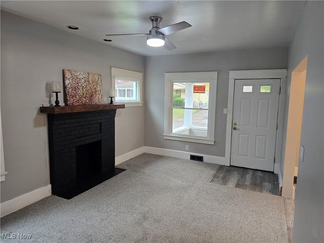 598 Cassius Avenue, Youngstown, OH 44505