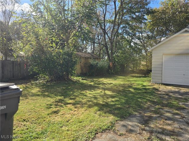 598 Cassius Avenue, Youngstown, OH 44505